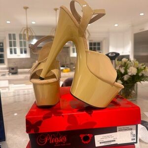 NWT Please platform stilettos